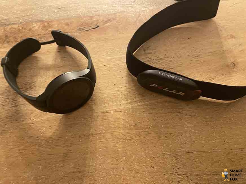 Часы Galaxy Watch 5 и нагрудный ремень Polar H10.